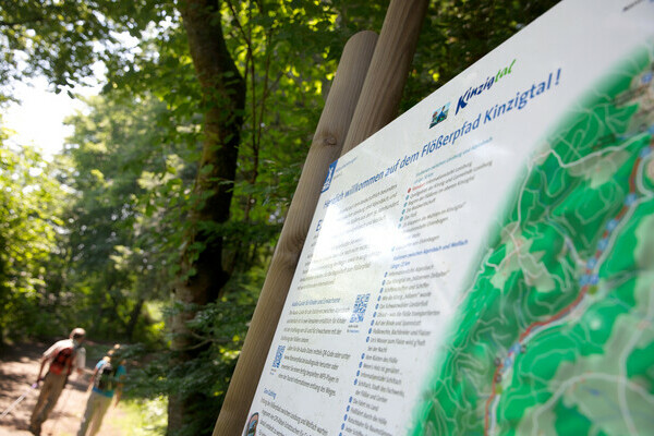 Beschilderung Kinzigtäler Flößerpfad Copyright: (© Tourist-Information Schenkenzell) Beschilderung Kinzigtäler Flößerpfad Copyright: (© Tourist-Information Schenkenzell)