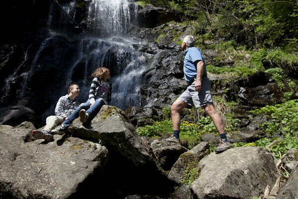 Zweribach Wasserfälle Copyright: (ZweiTälerLand Tourismus, Clemens Emmler) Zweribach Wasserfälle Copyright: (ZweiTälerLand Tourismus, Clemens Emmler)